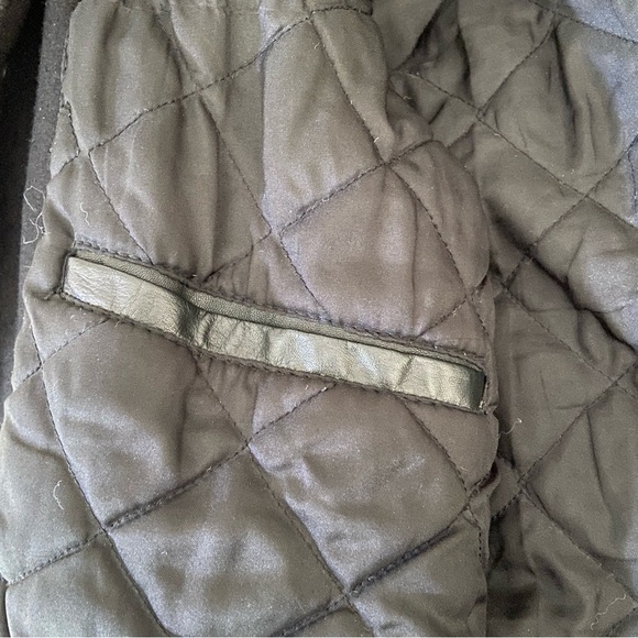 Burke’s Bay Wool and Leather Classic Varsity Jacket. Medium - Picture 7 of 12